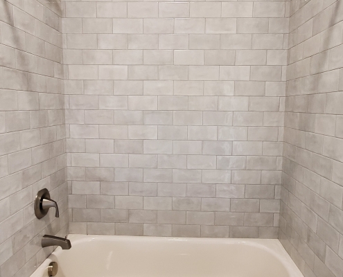 Custom home bathtub and tile surround